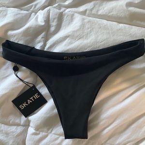 Skatie Swim Dylan Bottoms Size S Black